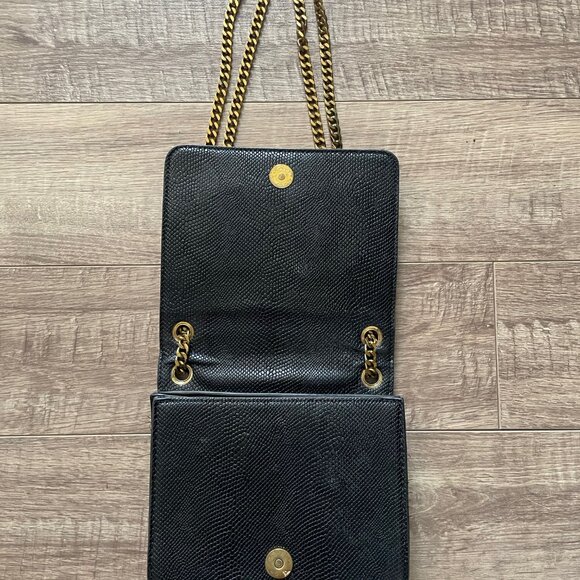 ASOS Design dragon infinity purse, gold chain adjustable strap, magnetic closure - Picture 3 of 4